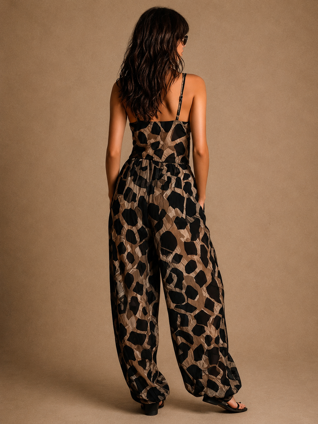 Carla | Halterneck-jumpsuit med dyreprint og flydende pasform
