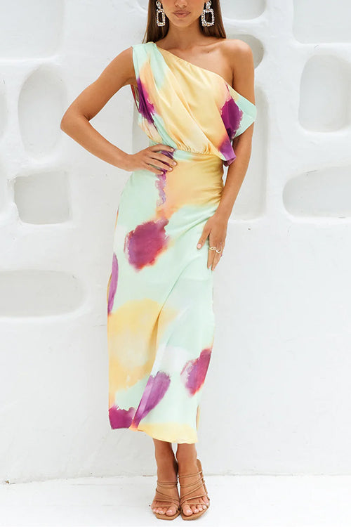 Lang asymmetrisk kjole med tie-dye-print