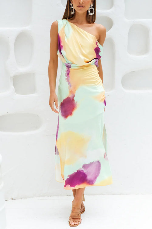 Lang asymmetrisk kjole med tie-dye-print