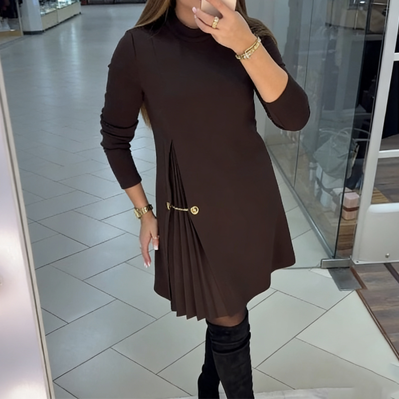 Isabelle – Elegant kjole med plisseret detalje