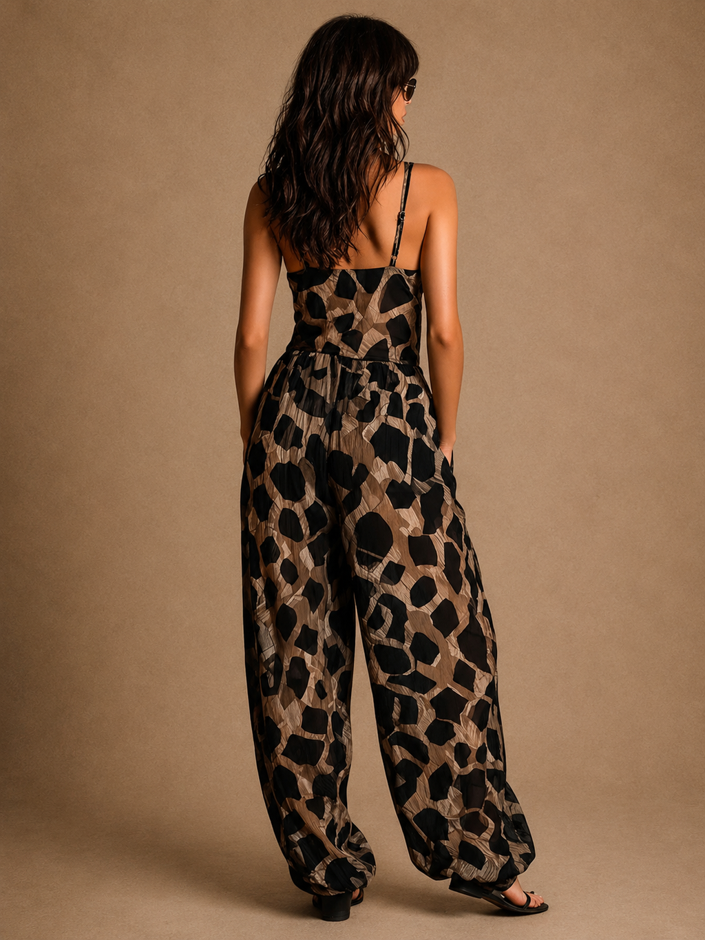 Carla | Halterneck-jumpsuit med dyreprint og flydende pasform