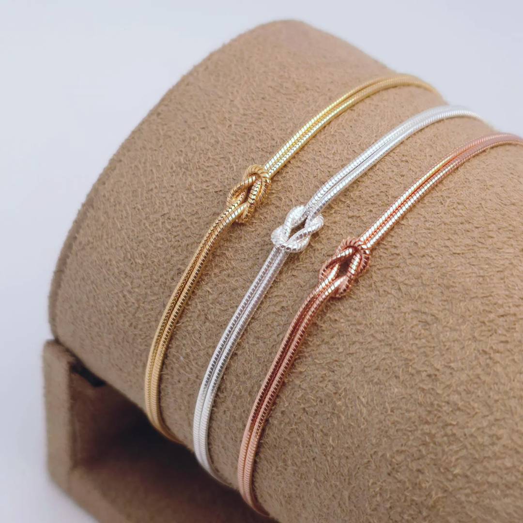 Eternal Knot-armbånd | Støt kampen mod brystkræft (1+1 GRATIS)
