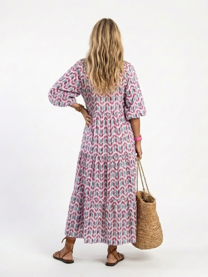 Mireya | Midi-kjole med lange ærmer, lag-på-lag-design og geometrisk mønster