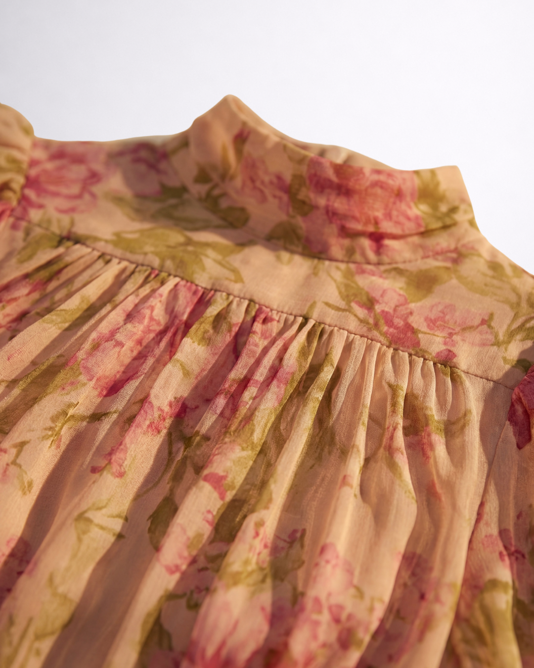 Rosario | Lang kjole i chiffon med blomstermønster