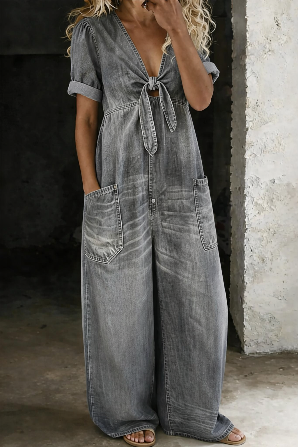 Maya | Kortærmet jumpsuit med V-hals