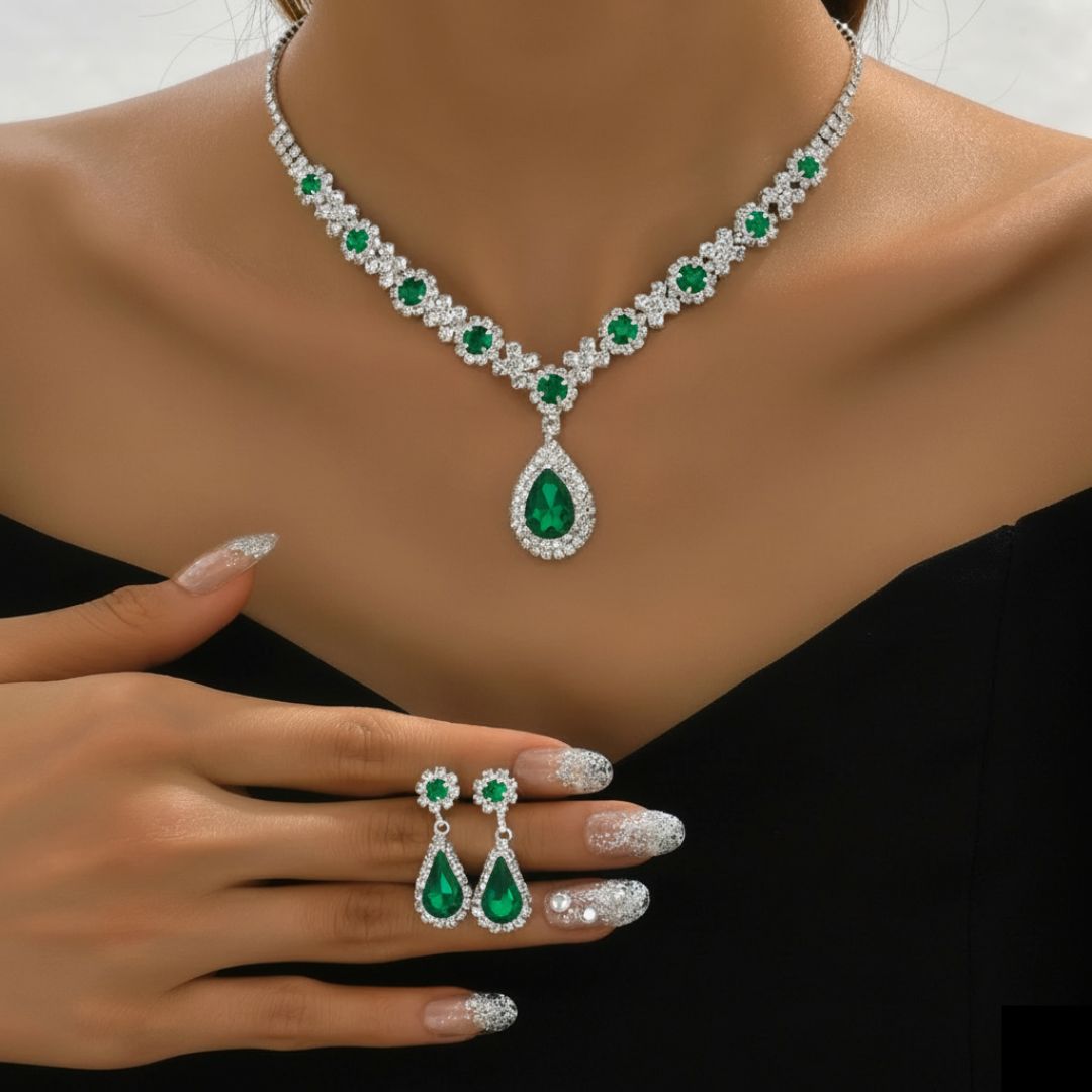 Kaylee™ – Krystalhalskæde med øreringesæt (1+1 GRATIS)