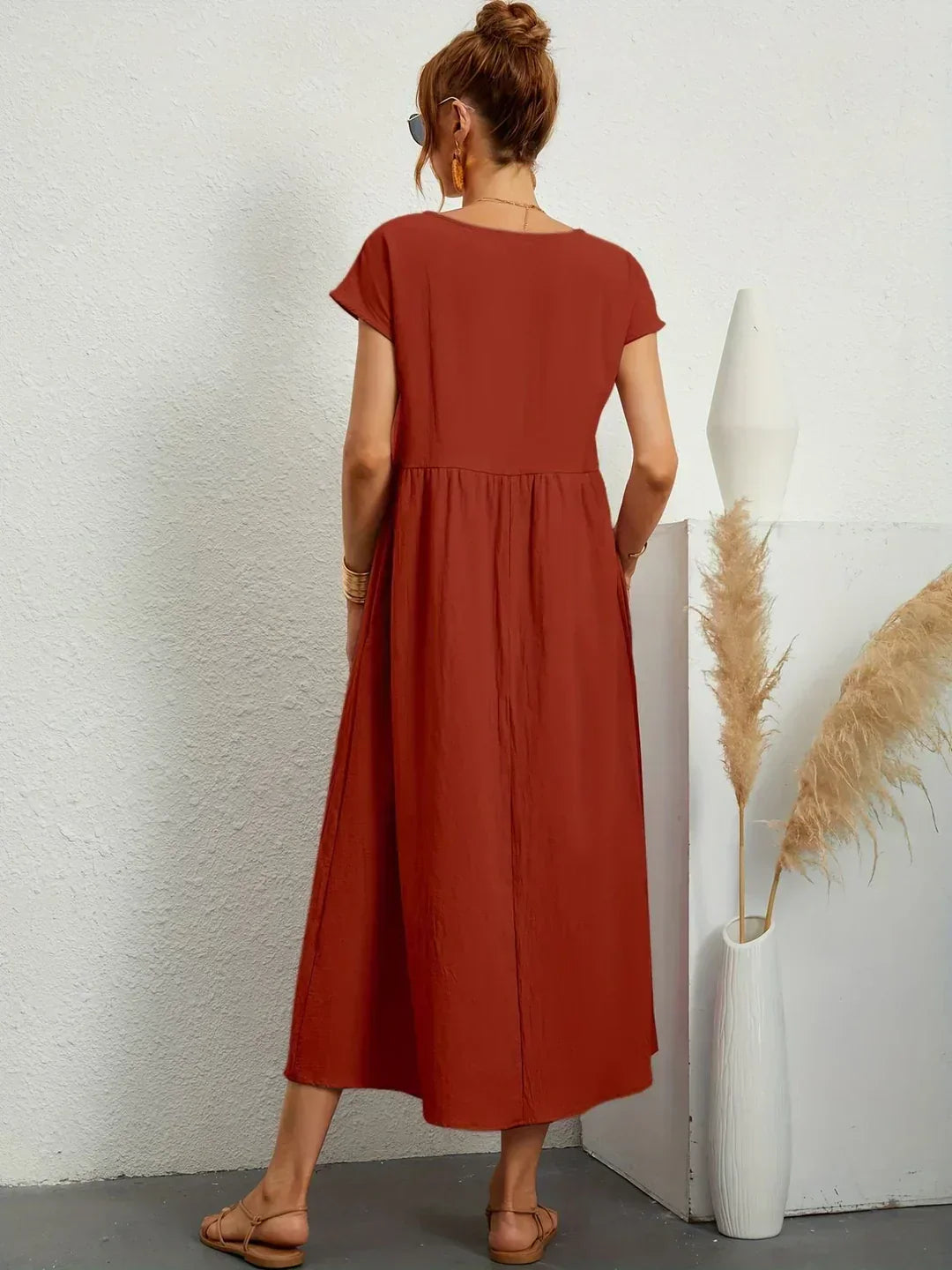 Gabrielle™ — Flydende midikjole med tidløs elegance
