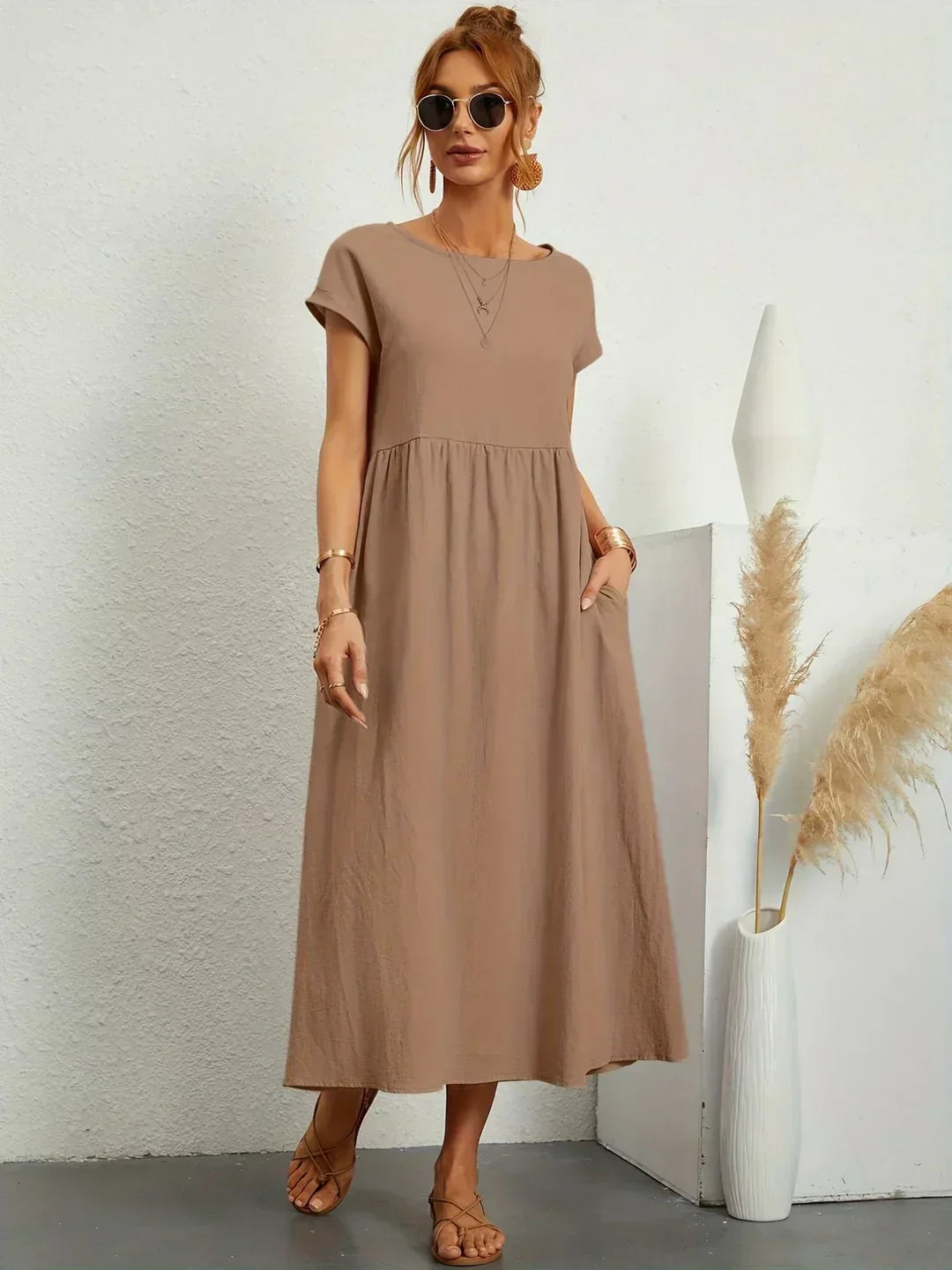 Gabrielle™ — Flydende midikjole med tidløs elegance