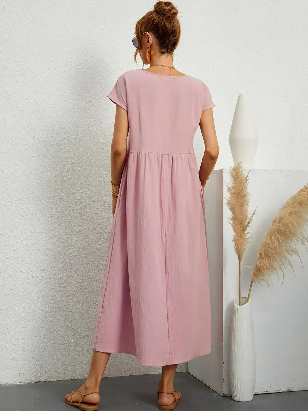 Gabrielle™ — Flydende midikjole med tidløs elegance