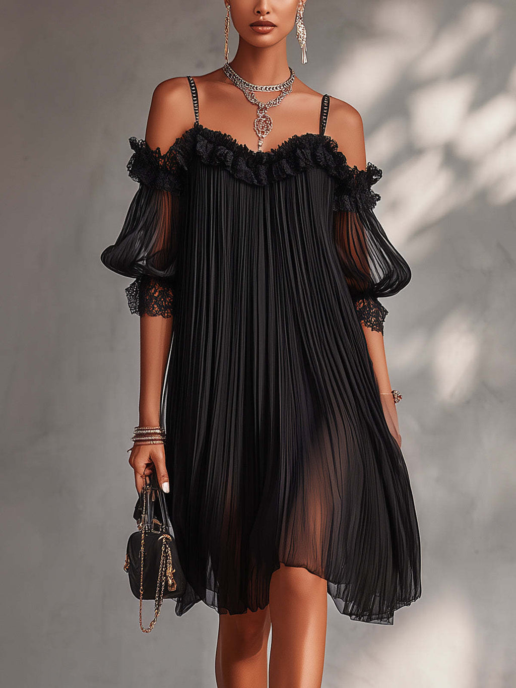 Vittoria – Sort chiffon-minikjole med blonder