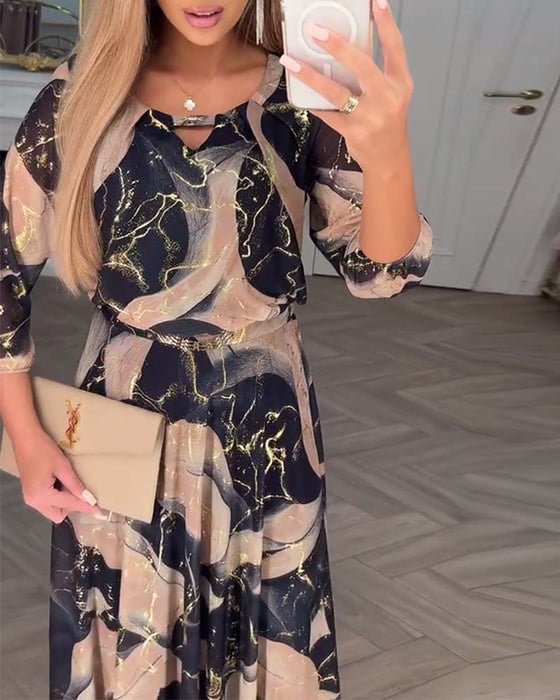Elvera – Elegant Maxi Kjole med Marmormønster