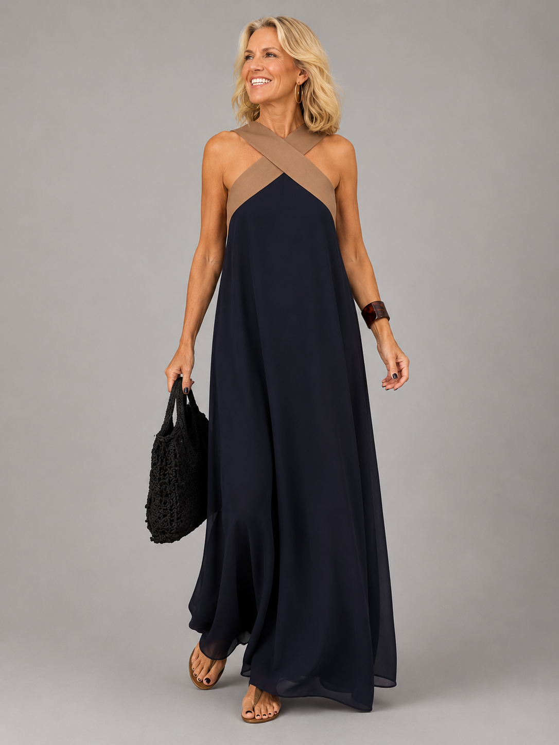 Velora™ | Cross Elegance-maxi-kjole