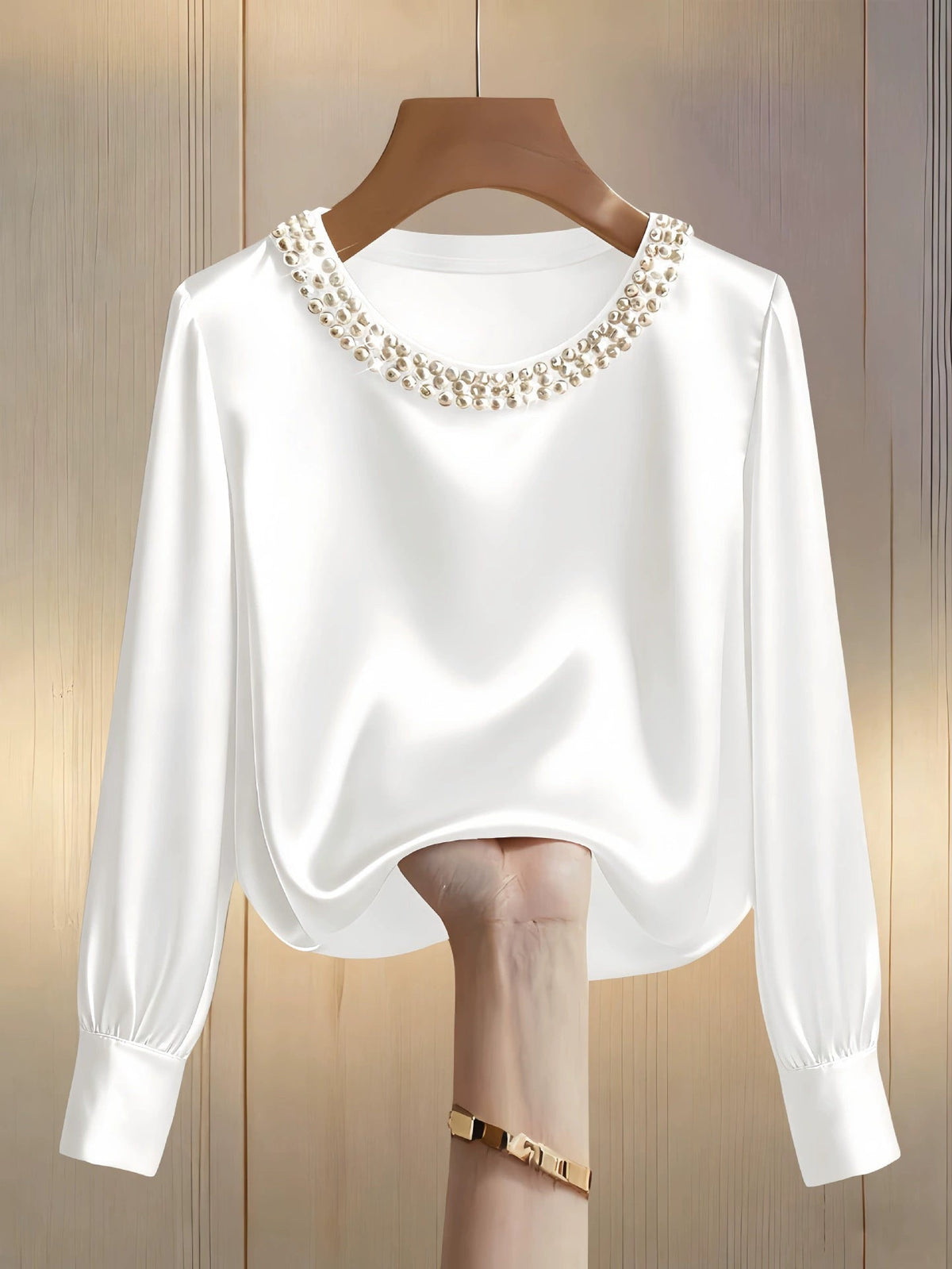 Aveline | Satinbluse med perlekant